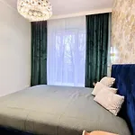 University District&City Gateaway Free Parking!