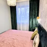 University District&City Gateaway Free Parking!
