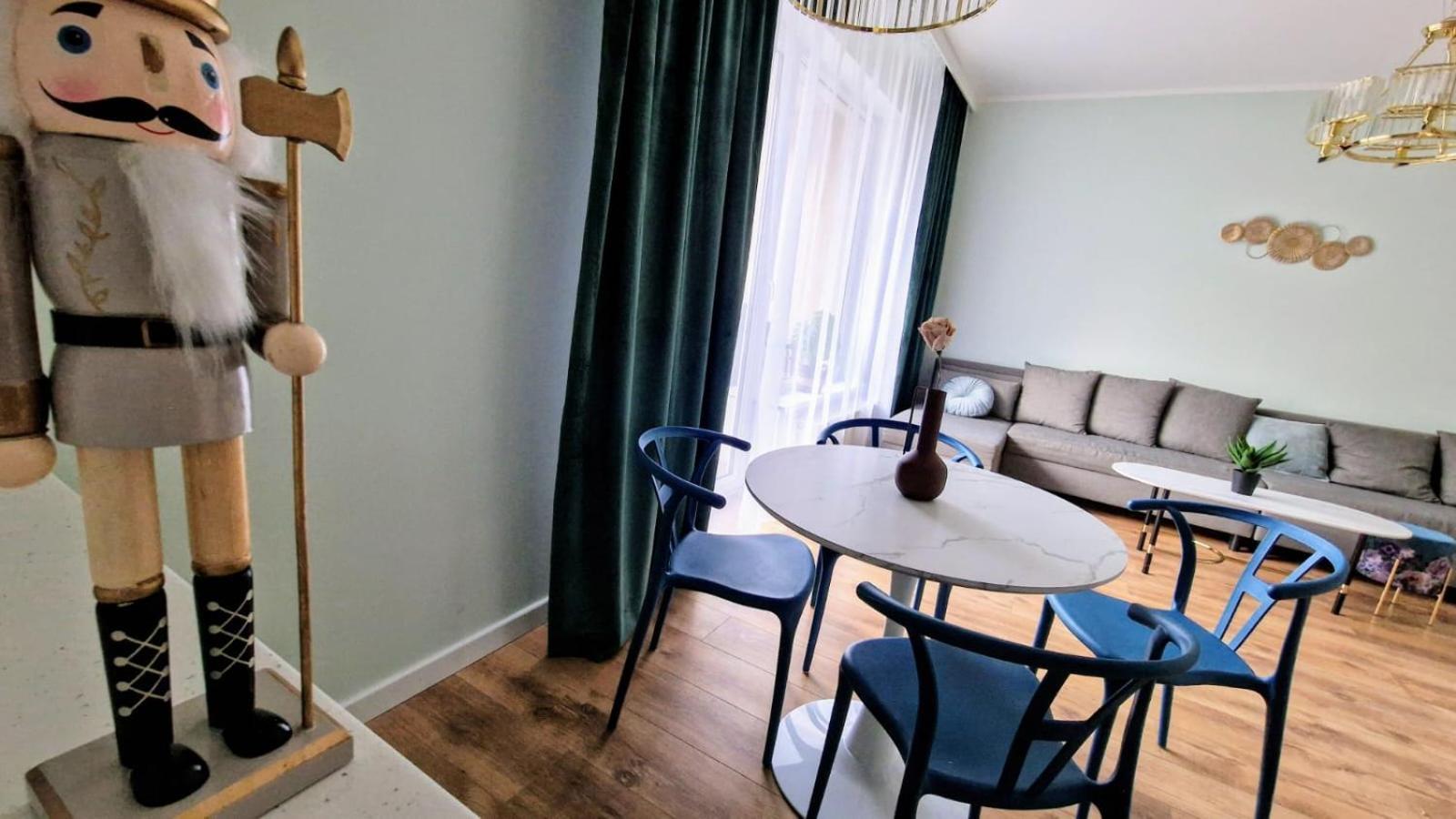 District&city Gateaway Free Parking! * Lodz (Lodz)